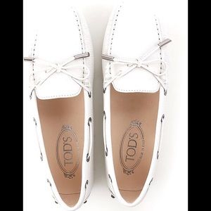 Tods driving shoes white leather